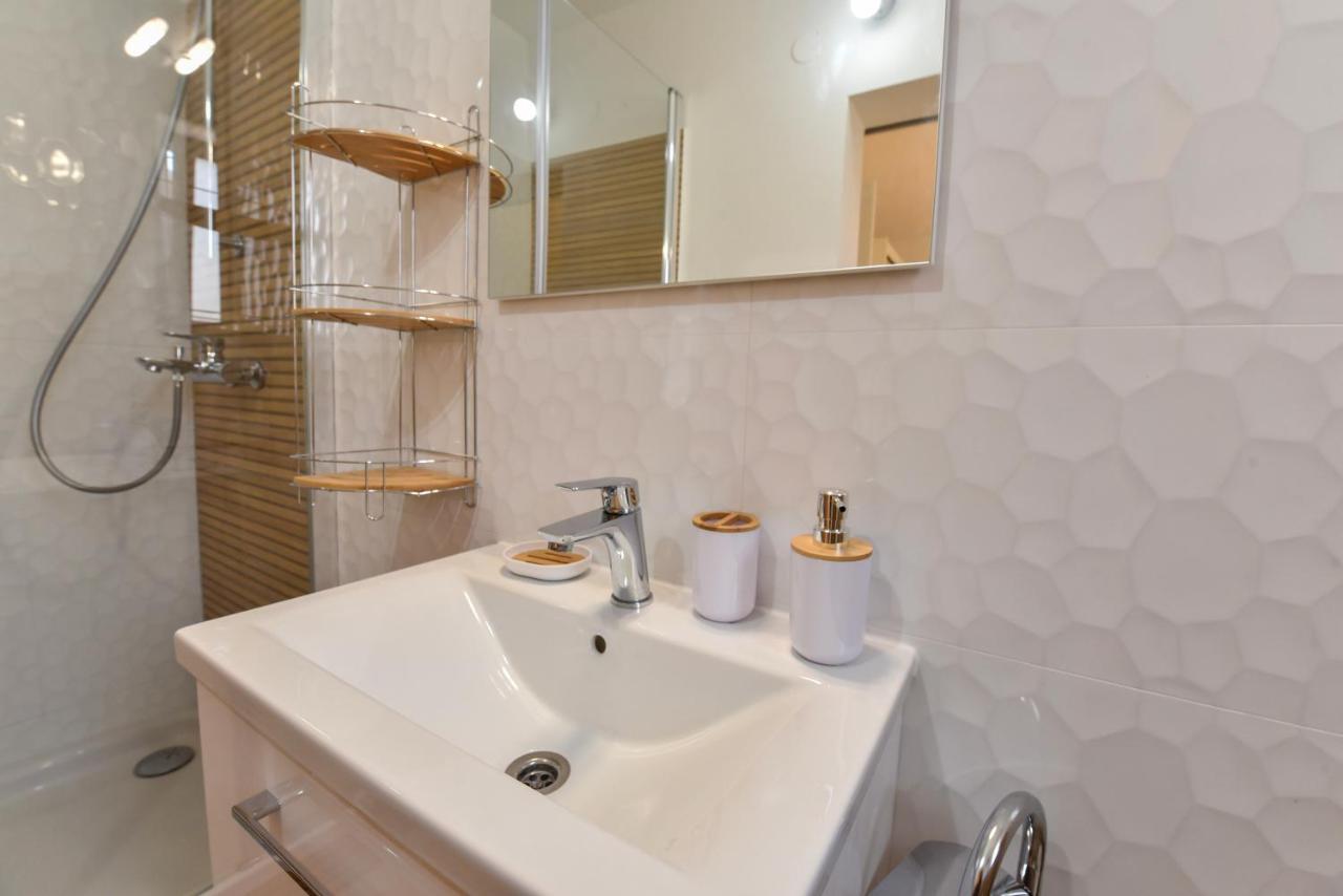 New Luxury 3 Bedroom 4 Air Conditioners Задар Экстерьер фото